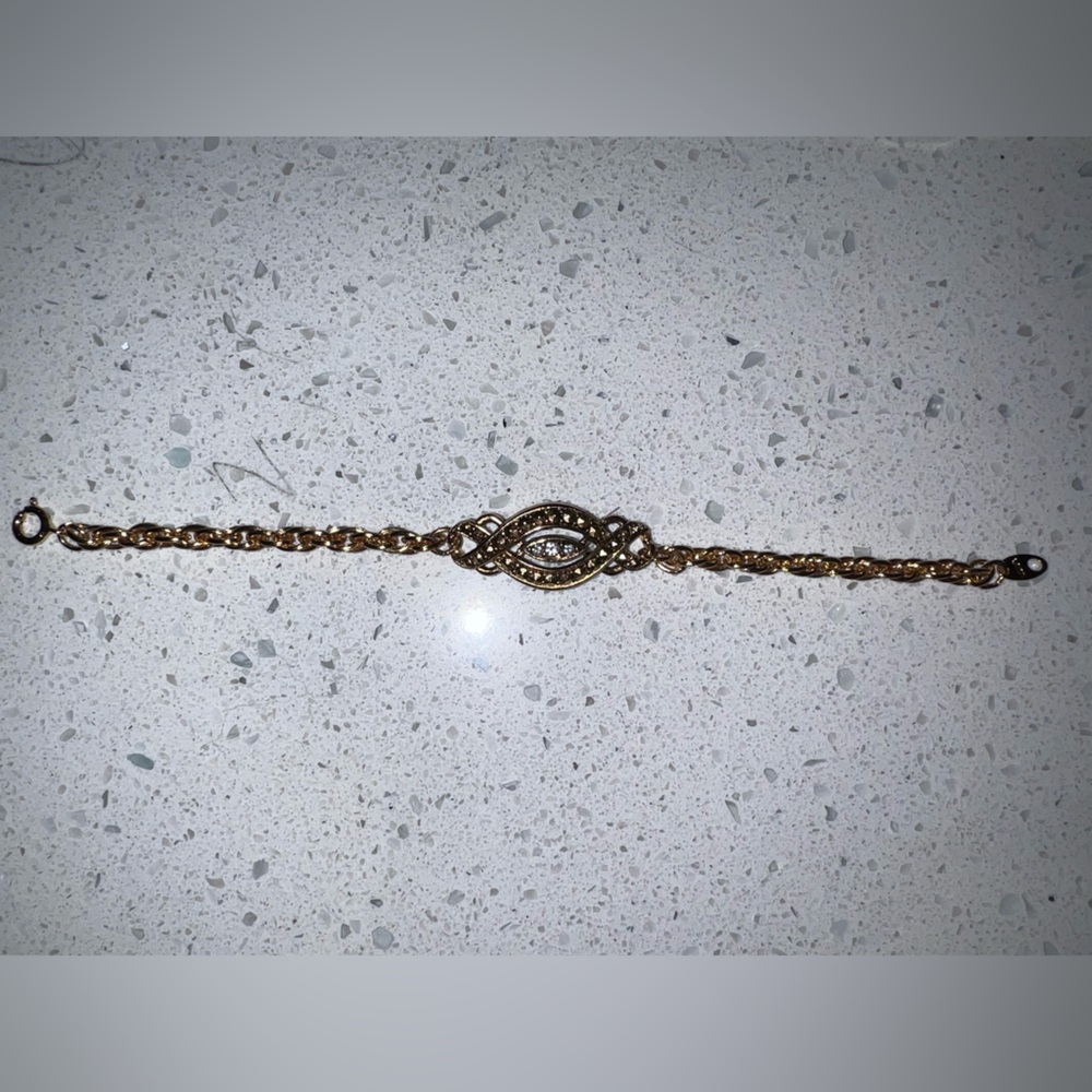 Vintage Avon Heirloom Classic Bracelet - Picture 4 of 5